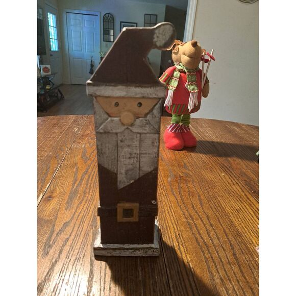 Heartland Holiday Santa Figurine Resin Carved Wood Look Farmhouse Shelf Decor - Picture 1 of 11